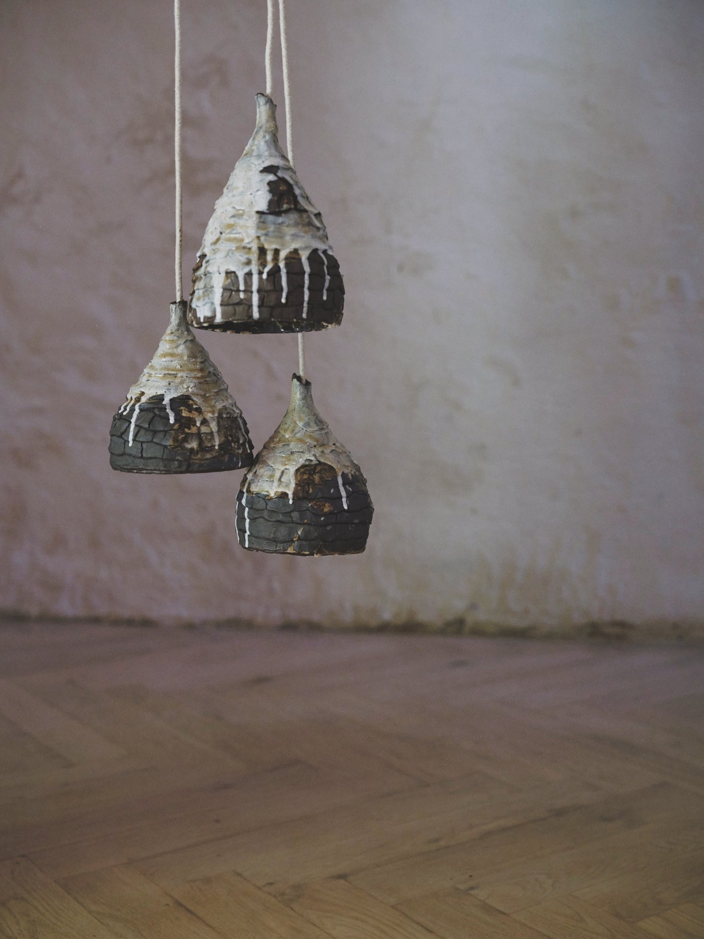 Seizan no. 3 - big light sculpture, clay - set of 3