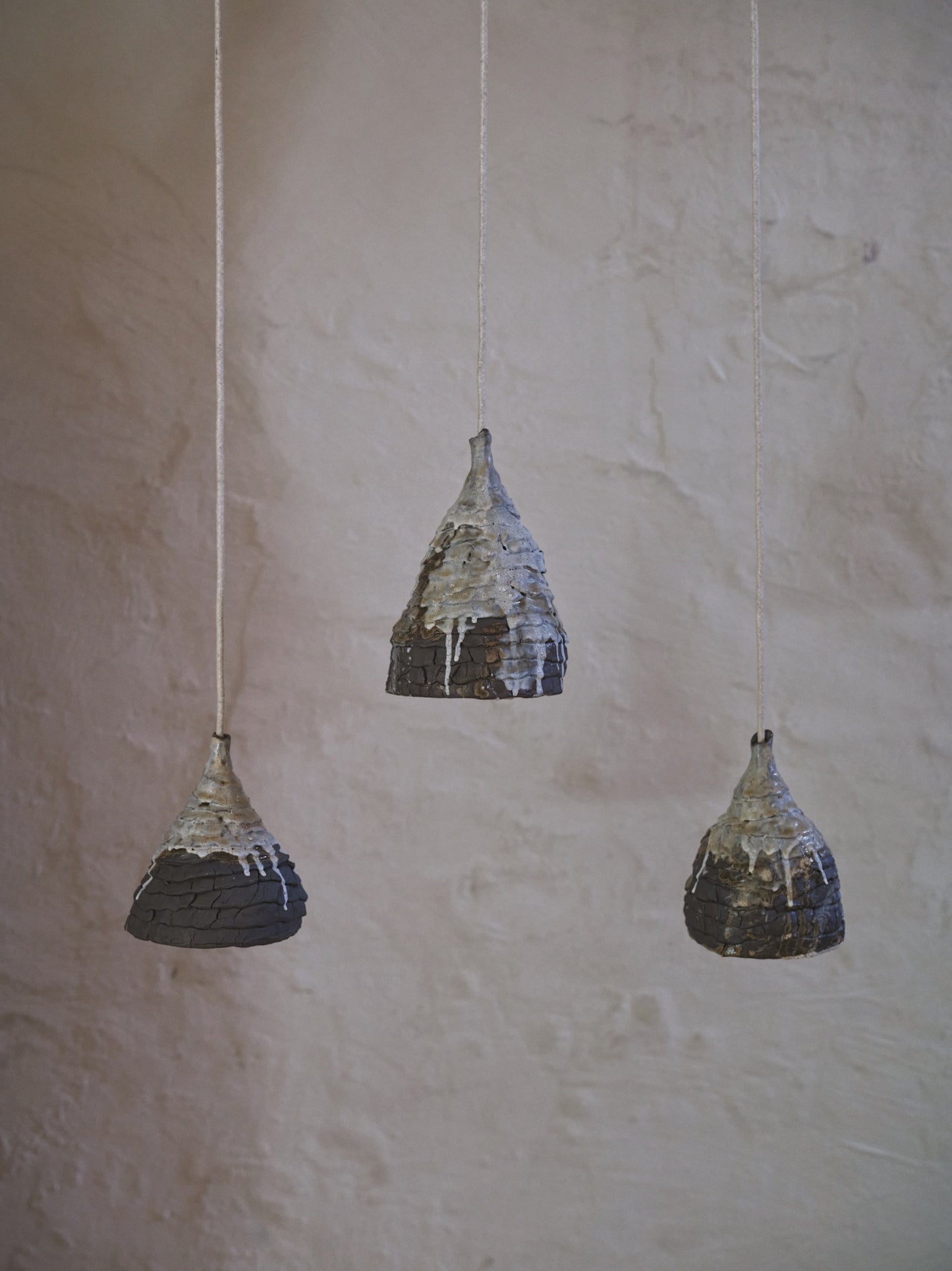Seizan no. 3 - big light sculpture, clay - set of 3
