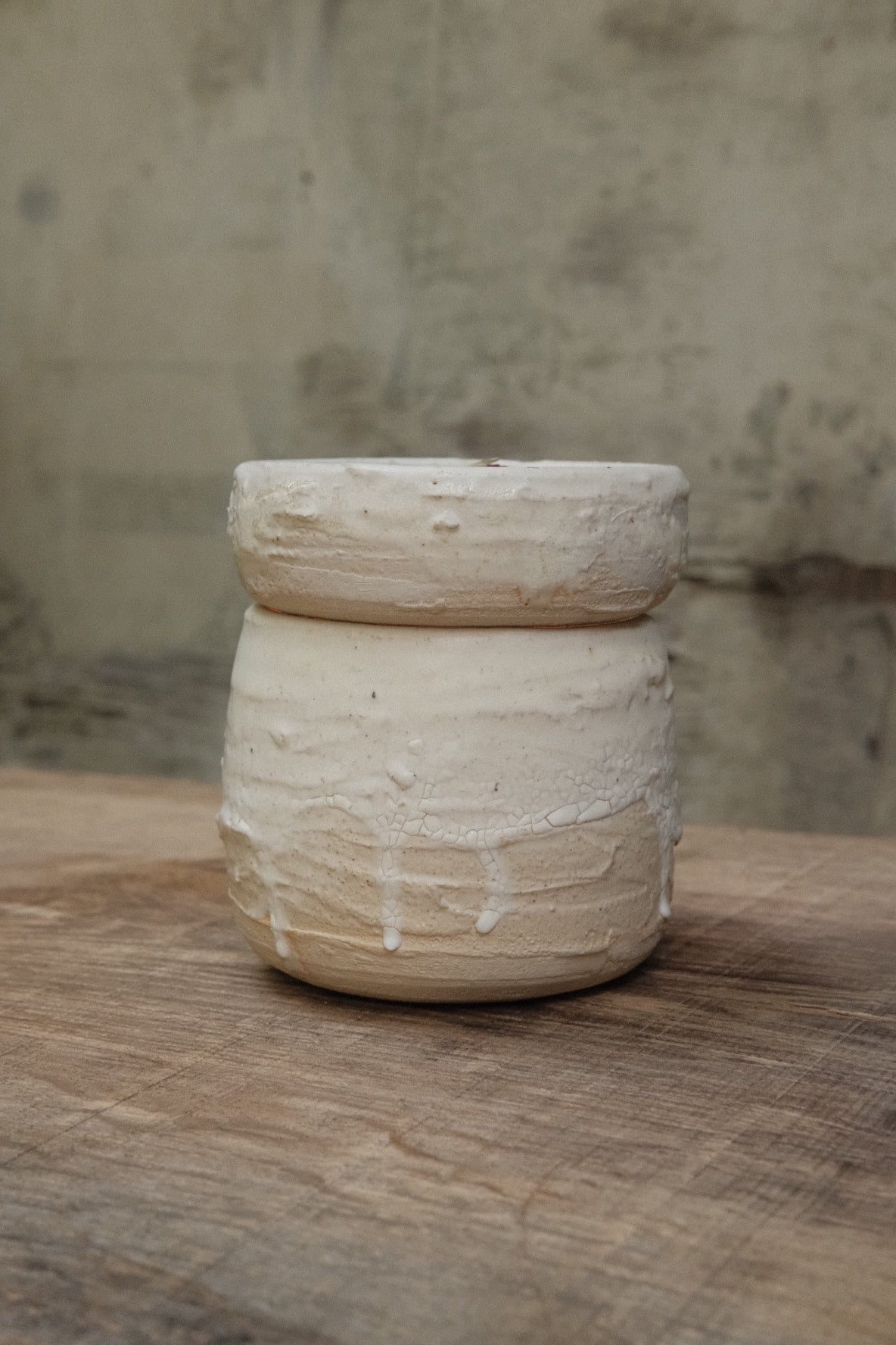 Oil burner - white cave