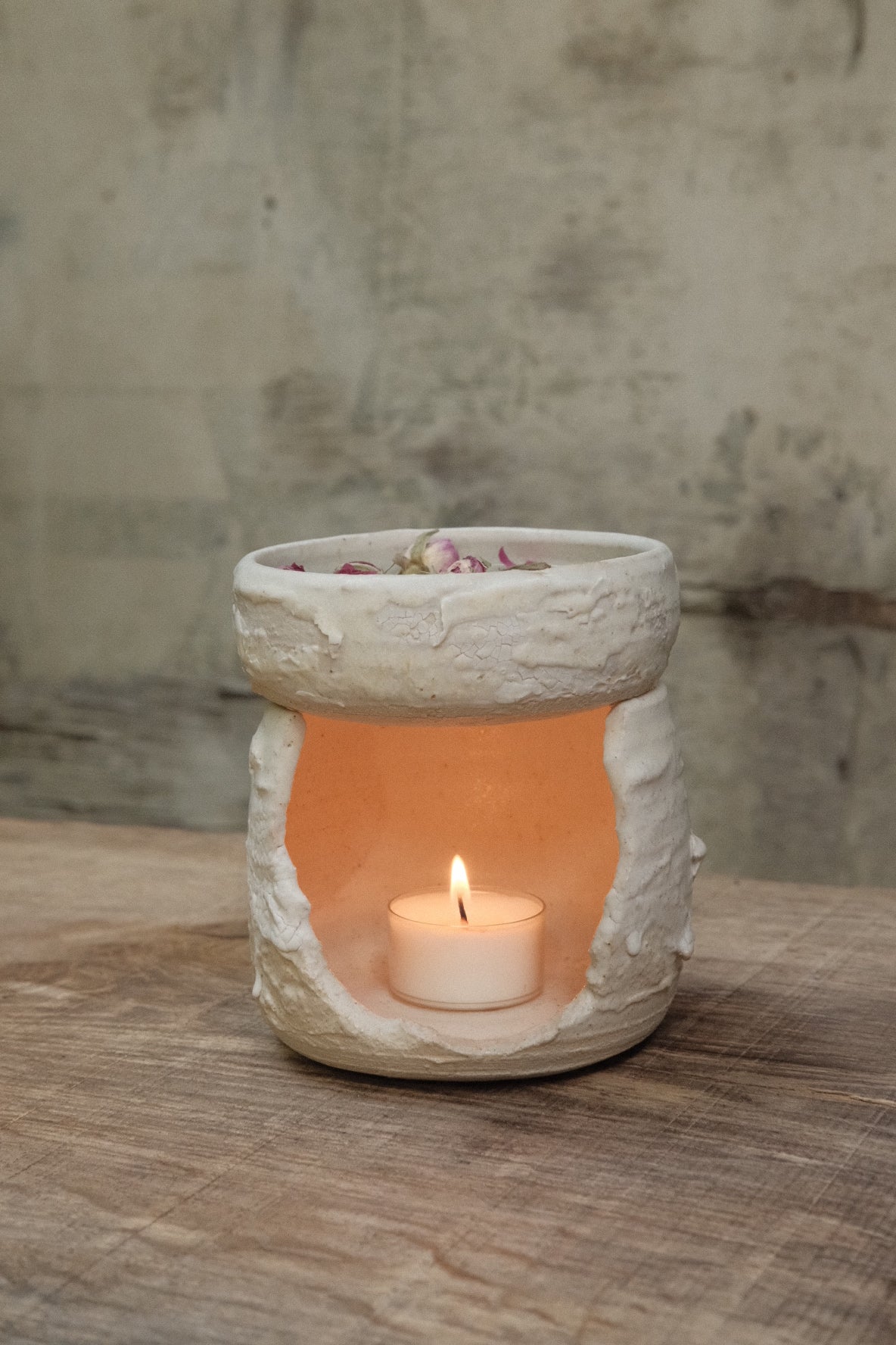 Oil burner - white cave