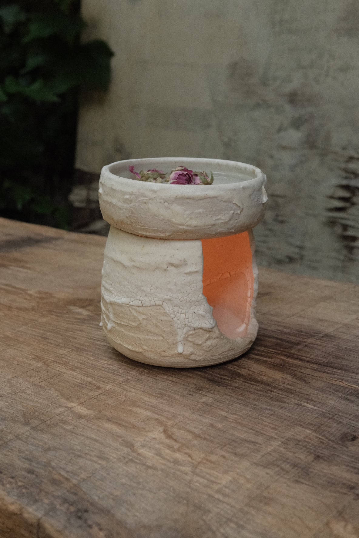 Oil burner - white cave
