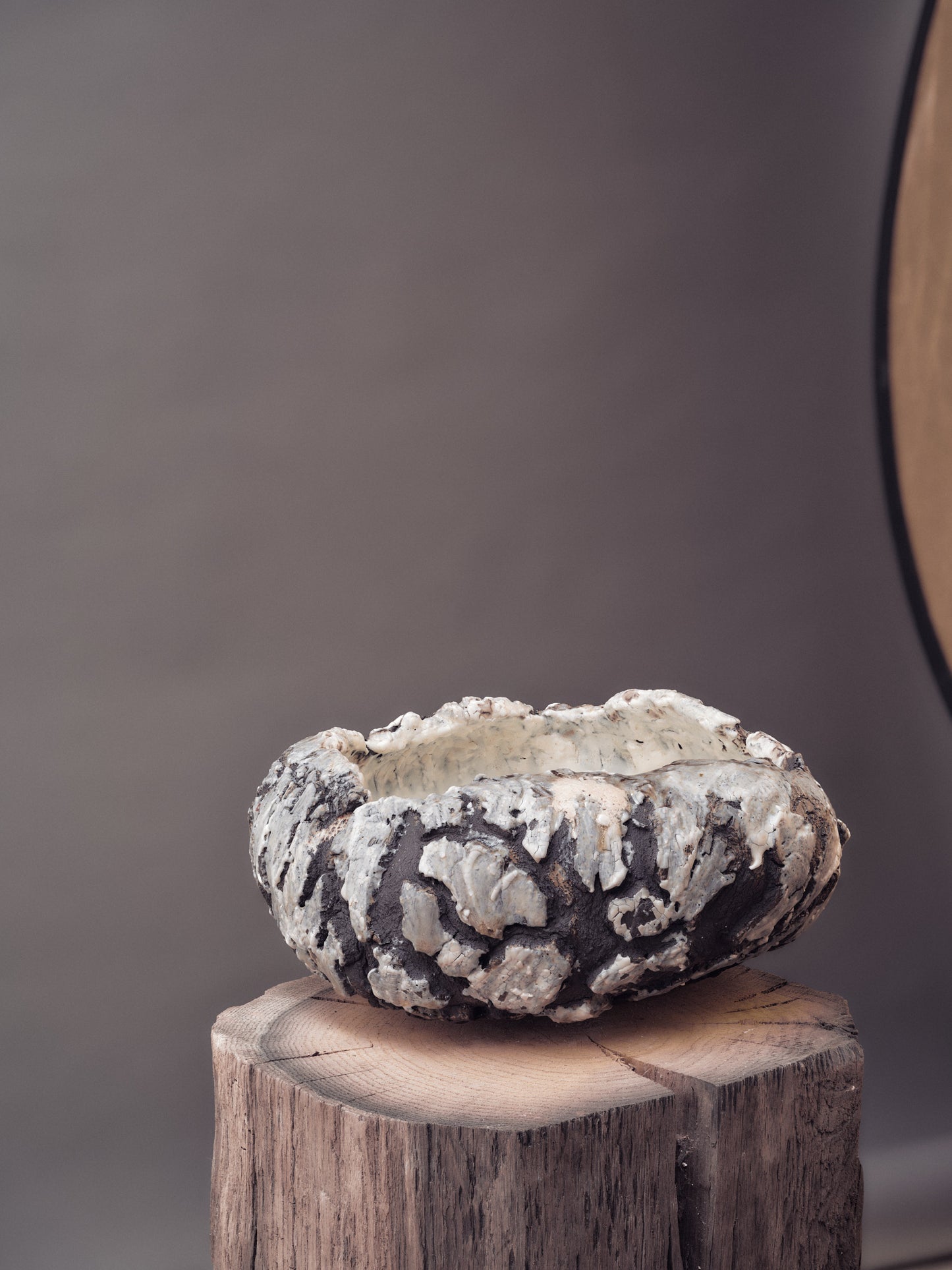Black eruption - Sculpture, clay