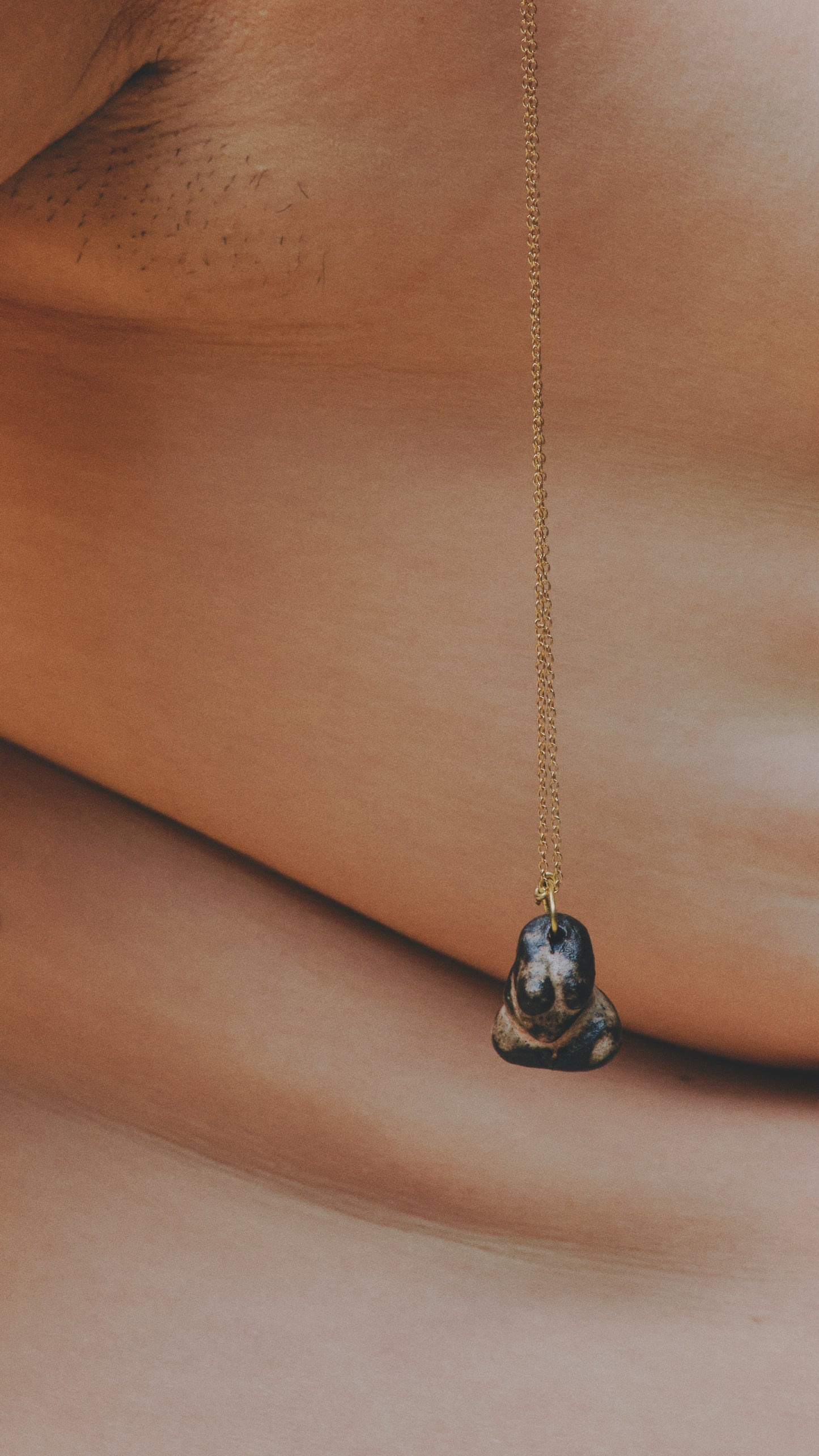 Venus necklace no. 14 gold plated chain