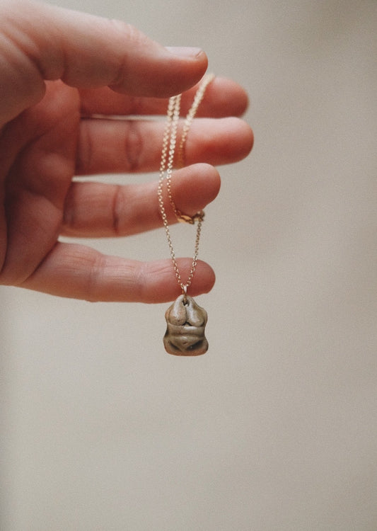 Venus necklace no. 21 gold plated chain