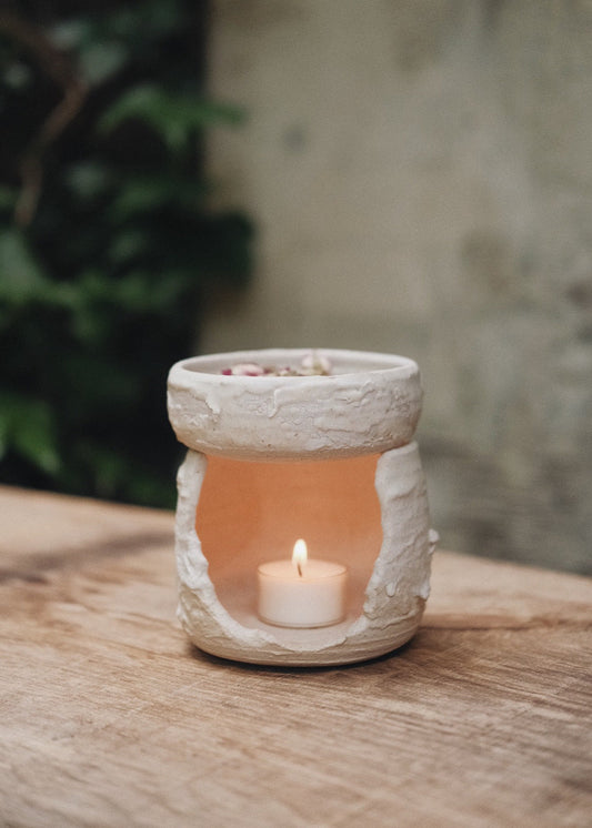 Oil burner - white cave