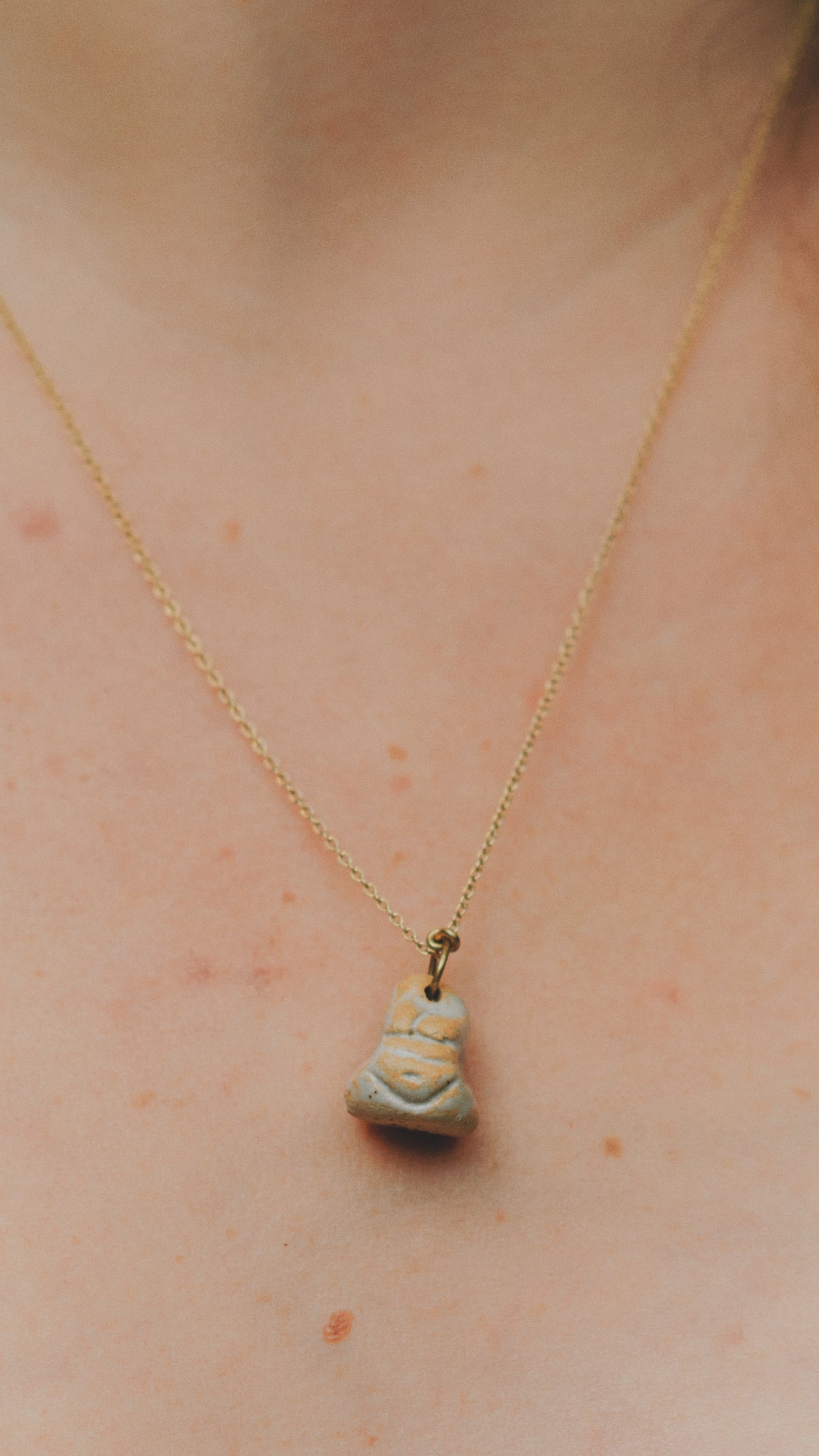 Venus necklace no. 6 gold plated chain