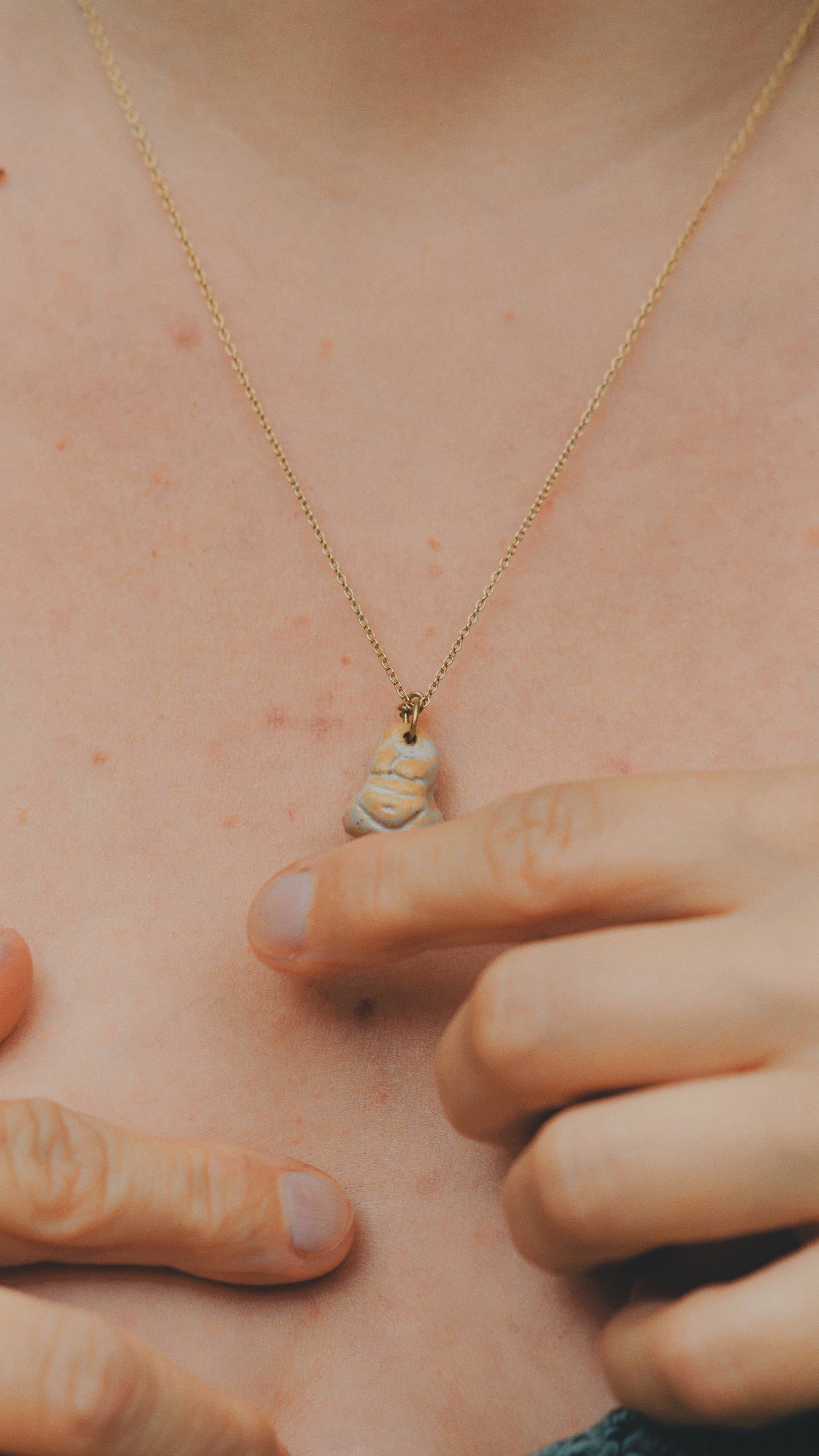 Venus necklace no. 6 gold plated chain