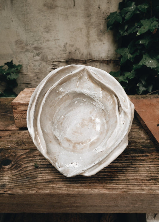 Sacred Yoni bowl | sculptured (last piece)